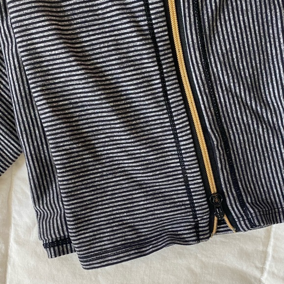 Lululemon Vinyasa Scarf - Picture 2 of 4